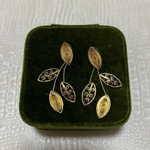 Gold Leaf Drop Earrings – Handmade in Colombia, Lightweight & Intricate